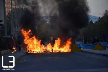 Επεισόδια και μολότοφ στο Πολυτεχνείο
