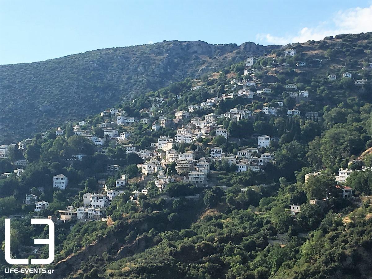 Μακρινίτσα Πήλιο μπαλκόνι απόδραση Ελλάδα τουρισμός χωριό 