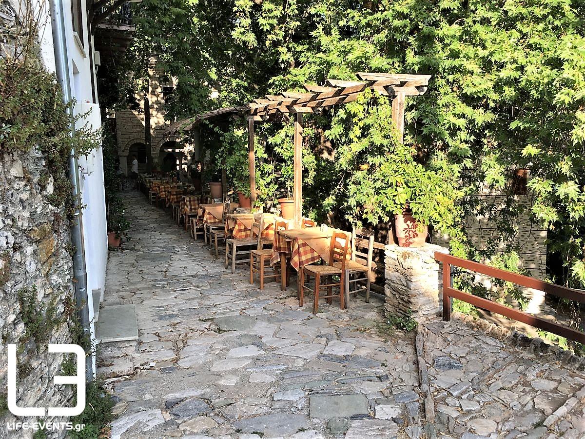 Μακρινίτσα Πήλιο μπαλκόνι απόδραση Ελλάδα τουρισμός χωριό 