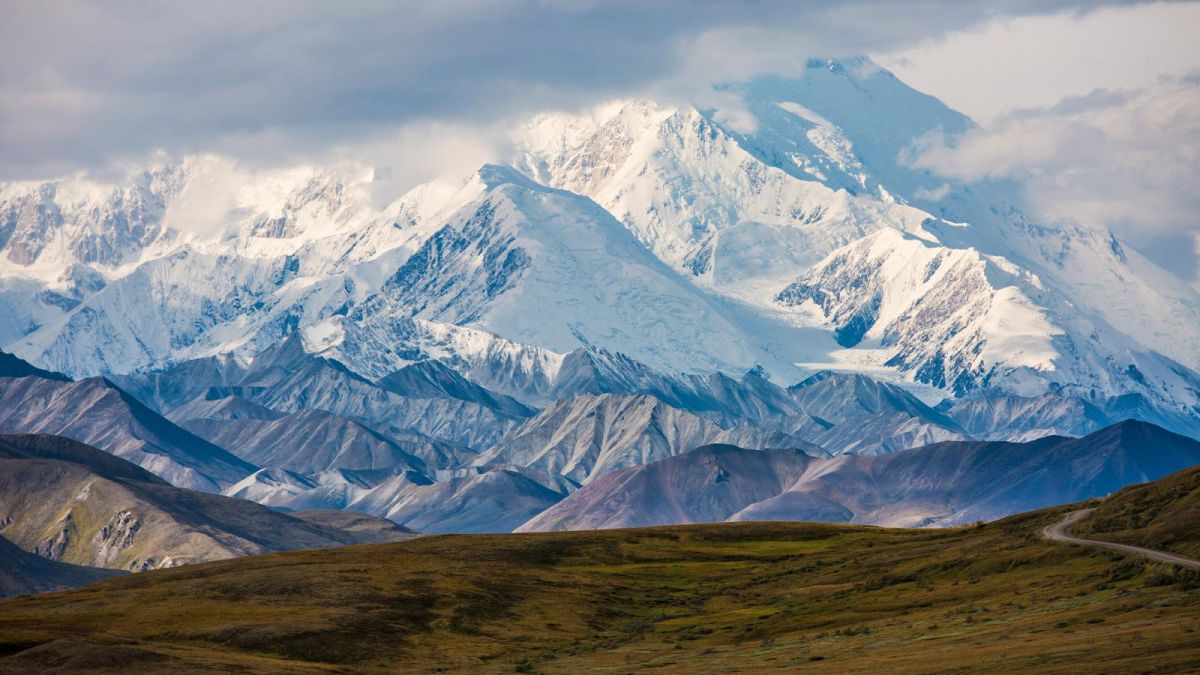 Thes | Κατέρρευσε τεράστιο κομμάτι πάγου στην Αλάσκα