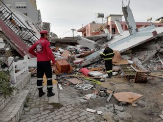 Πρόσθετη βοήθεια στέλνει στην Αλβανία η Ελλάδα