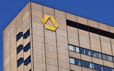 «Λουκέτο» σε 340 καταστήματα βάζει η δεύτερη μεγαλύτερη τράπεζα στη Γερμανία