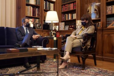 Μητσοτάκης: “Σύντομα θα ανοίξει η συζήτηση για τις διευκολύνσεις των εμβολιασμένων”