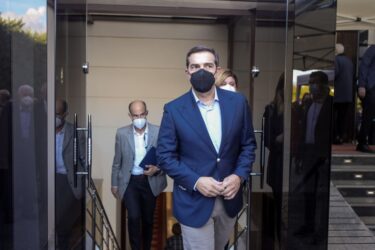 Τσίπρας: “Σε οποιαδήποτε άλλη χώρα της ΕΕ ο πρωθυπουργός θα είχε παραιτηθεί” (ΒΙΝΤΕΟ)