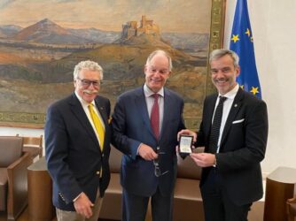 Ζέρβας: Η επίσκεψη στον πρόεδρο της Βουλής των Ελλήνων με τον Πρόεδρο του ΚΙΣΕ (ΦΩΤΟ)