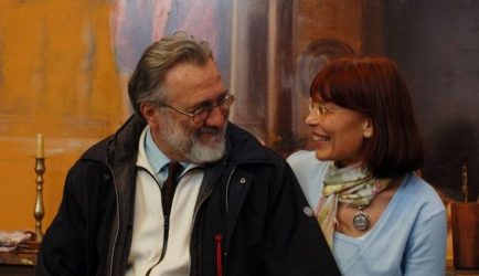 Θρήνος για τον Γιάννη Σμαραγδή: Πέθανε η σύζυγός του Ελένη