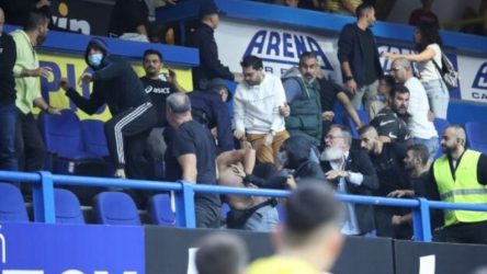 Διεκόπη το Περιστέρι – ΑΕΚ λόγω επεισοδίων στις εξέδρες