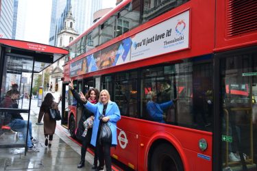 Η Θεσσαλονίκη πάει στην WTM LONDON… με τα κόκκινα λεωφορεία (ΦΩΤΟ)