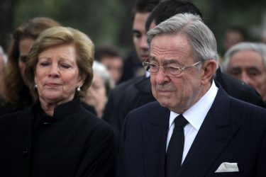 Τέως βασιλιάς Κωνσταντίνος: Οι εκπρόσωποι των βασιλικών οικογενειών που θα έρθουν σήμερα (15/1) στην Ελλάδα