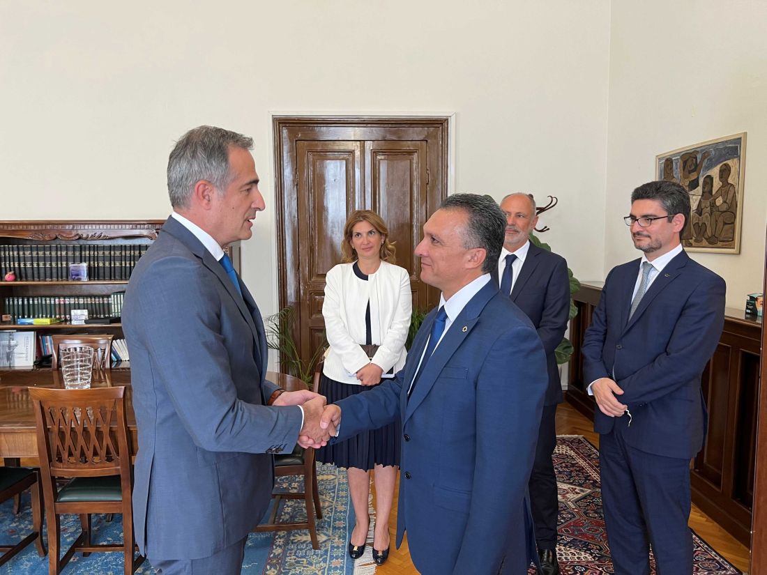 συνάντηση Κωνσταντινίδη με υπουργό Αμυνας Κύπρου