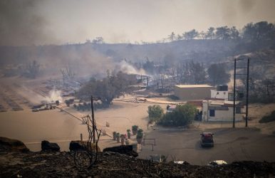 Γεωργιάδης: “534 ευρώ επίδομα στους εργαζόμενους σε πυρόπληκτες επιχειρήσεις”