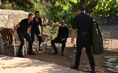 Σασμός: Ενας άνθρωπος από το παρελθόν φέρνει τα πάνω κάτω στο χωριό