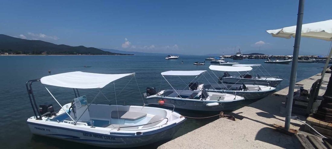 Babushka Rent a Boat Olympiada Ολυμπιάδα Χαλκιδική σκαφάκια καραβάκια θάλασσα διακοπές καλοκαίρι 