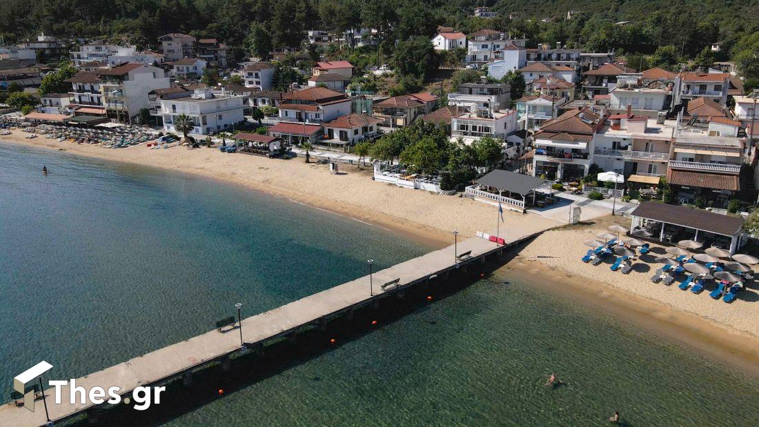 Ολυμπιάδα χωριό Χαλκιδική καλοκαίρι διακοπές παραλία μπάνιο Olympiada Chalkidiki Summer drone από ψηλά