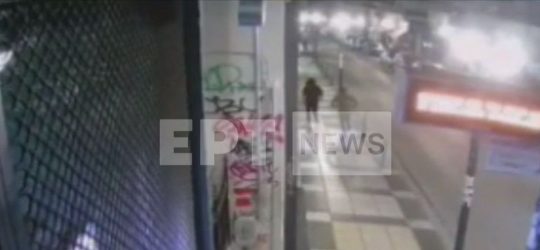 Θεσσαλονίκη: Βίντεο-ντοκουμέντο από τη διάρρηξη καταστήματος από ανήλικους