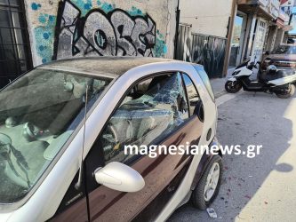 Σοκ για 21χρονη: Ανδρας την χτύπησε και της έσπασε το αυτοκίνητο (ΦΩΤΟ)
